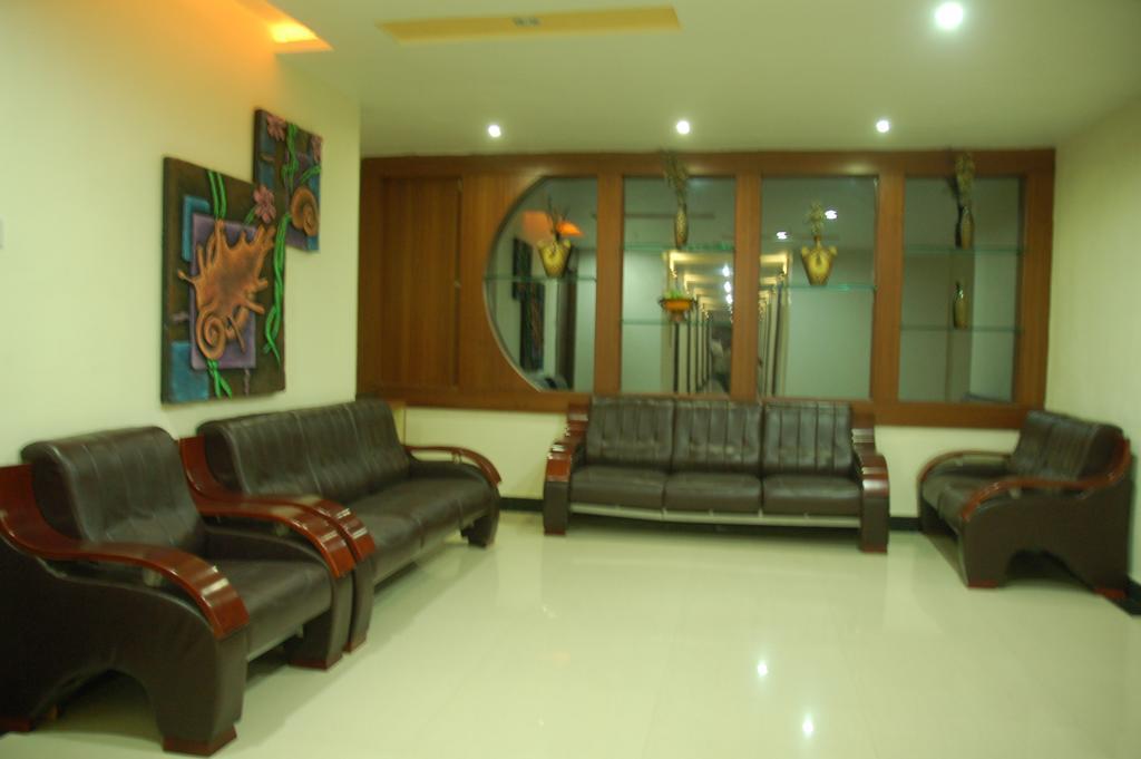 حيدر أباد Hotel Sitara Royal الغرفة الصورة